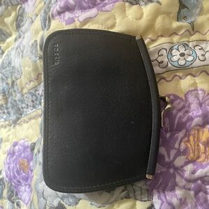 Fossil black coin purse ( kiss lock style )